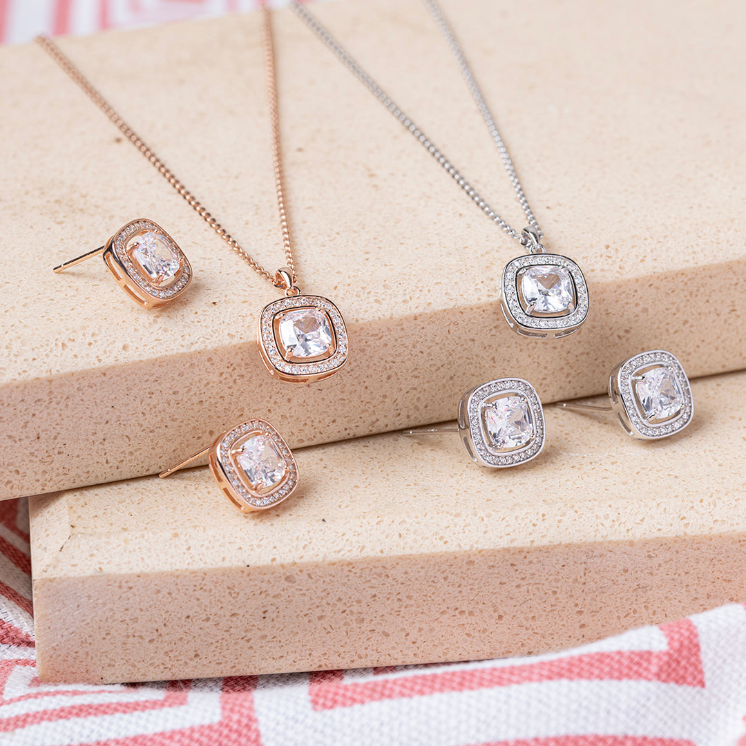 Solitique Pendant Set